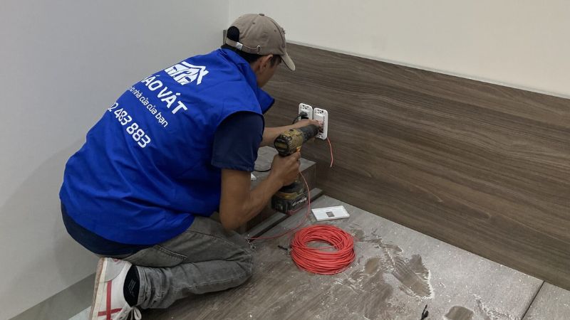 Thợ Tháo Vát sửa điện