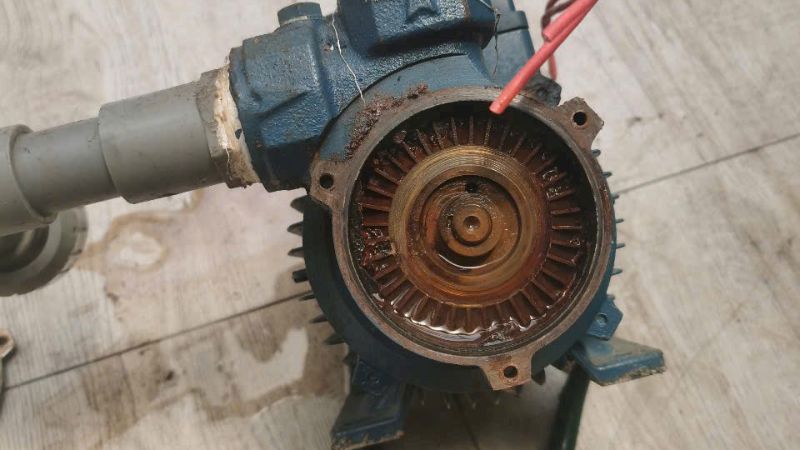 Dịch vụ sửa máy bơm Tháo Vát