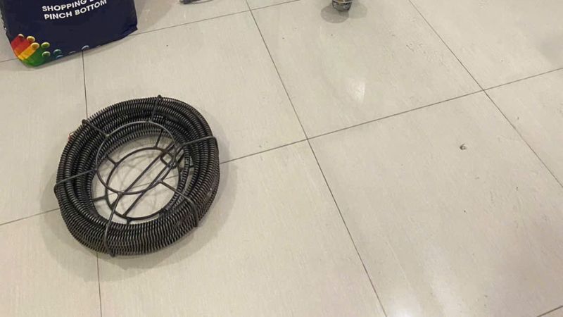 thông tắc bồn cầu