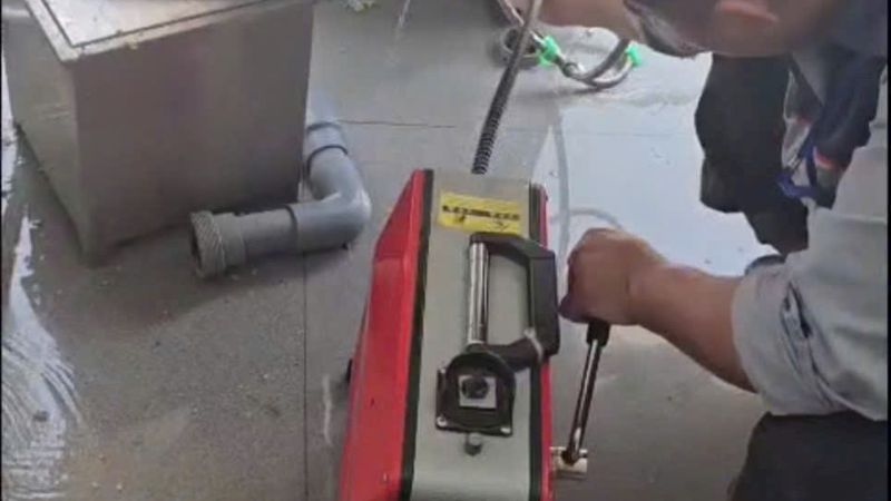 Thông tắc đường ống thoát sàn