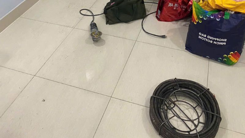 Thông tắc đường ống thoát sàn